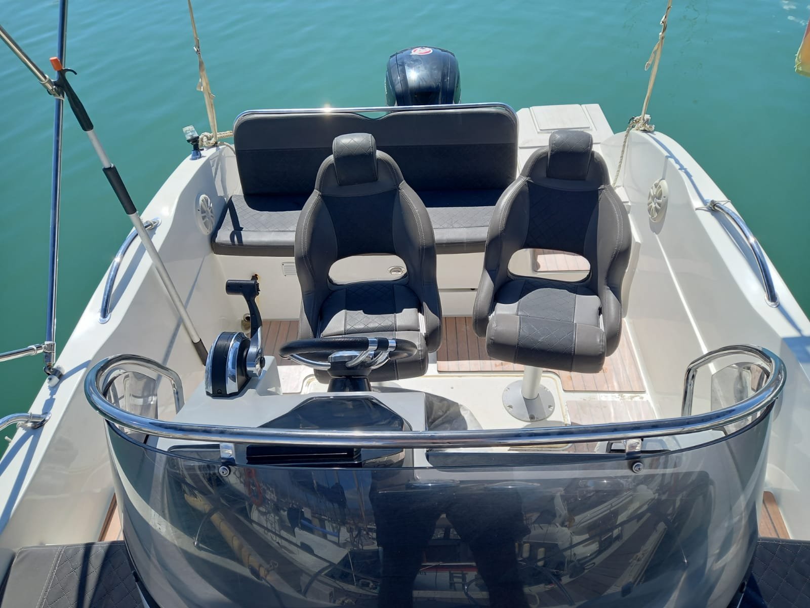 Rumboaltea-motora-BARRACUDA 595 SD- ASIENTOS