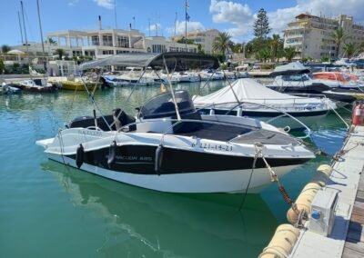 Rumboaltea-motora-BARRACUDA-595-SD-ESTRIBOR-400x284