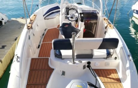 Alquilar-barco-en-torrevieja-commander-460x295